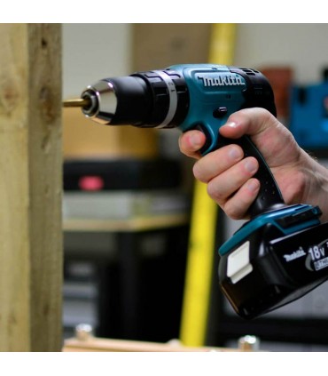 Makita 18V LXT Lithium-Ion 3.0 Ah Cordless Hammer Driver Drill Kit