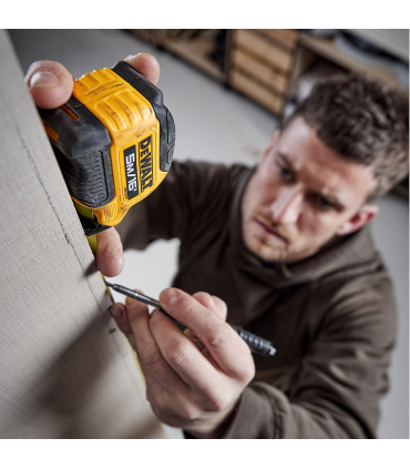 DeWalt DWHT38113-5 Abrasion-Resistant 5M Tape Measure