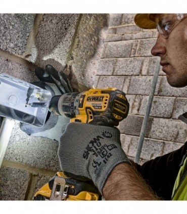 Dewalt DCD796M2 18v Brushless Cordless Hammer Drill Driver 2 x 4.0Ah